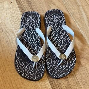 Tory Burch Monochrome Geometric Flip Flops